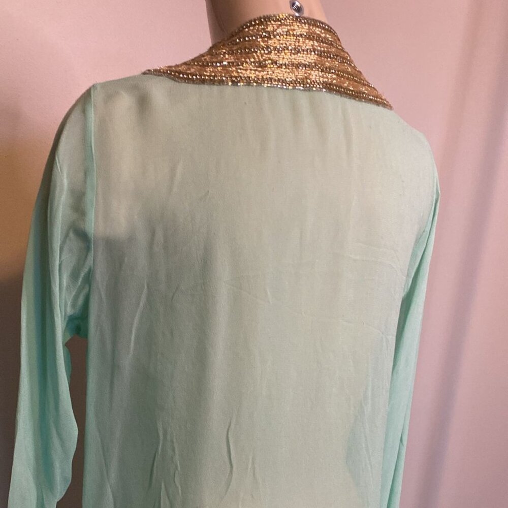 Kareena's mint tunic embroidered with gold jewels - Picture 5 of 9